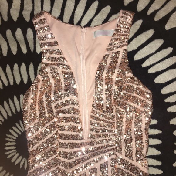 Rose gold plunged sequins dress - Picture 4 of 5